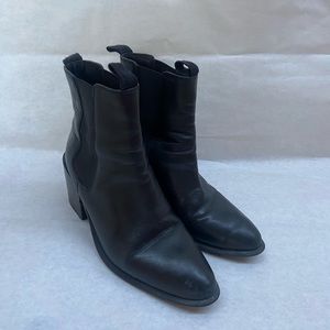 Tony Bianco leather boots. Size 8! Worn but excellent condition.